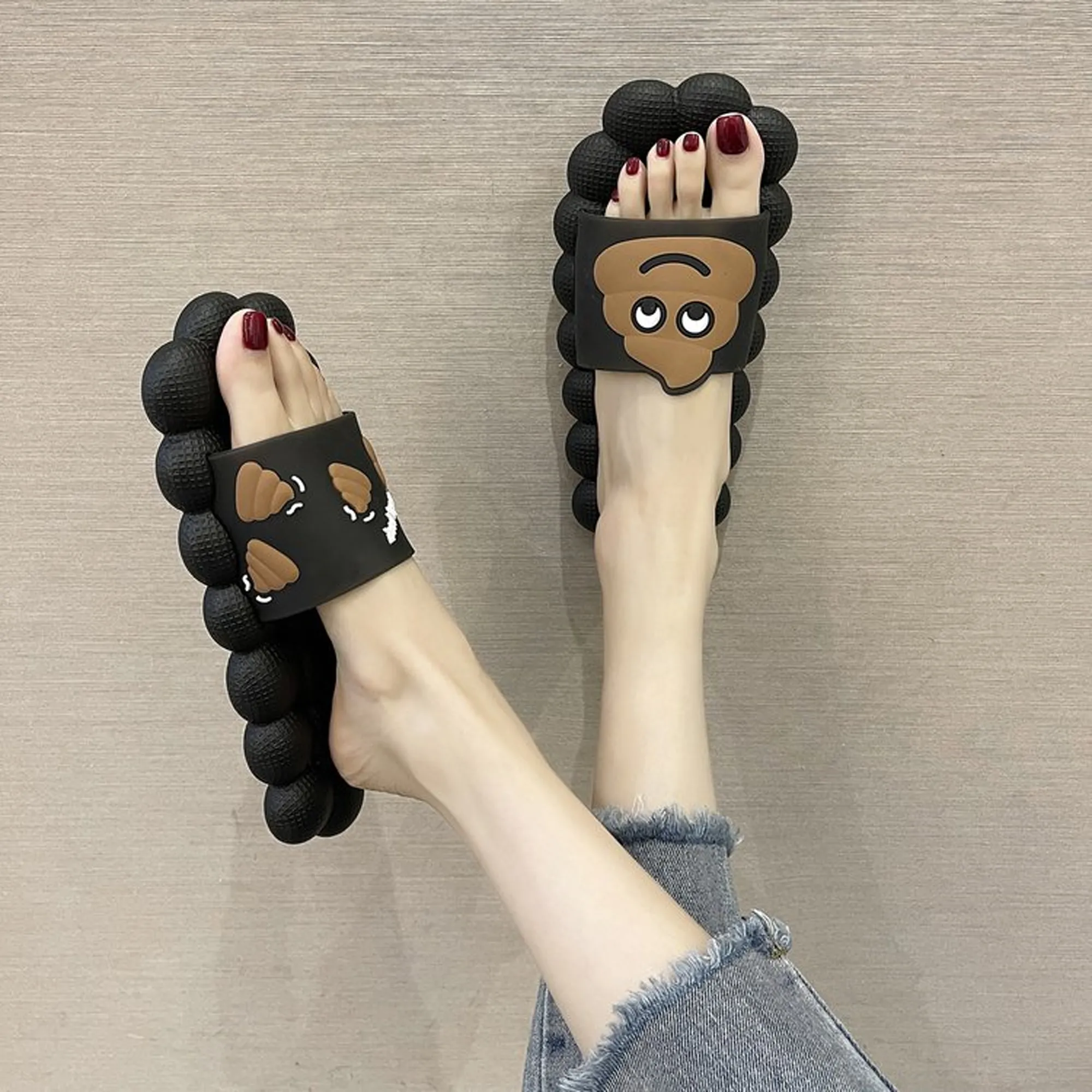 bubble flat-bottomed flip flops