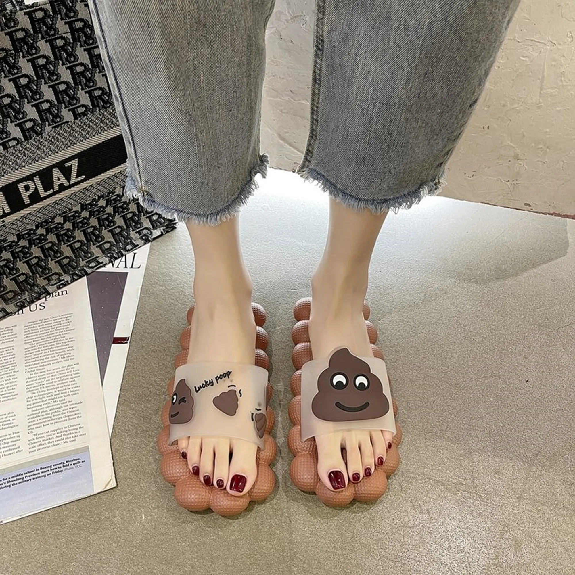 bubble flat-bottomed flip flops