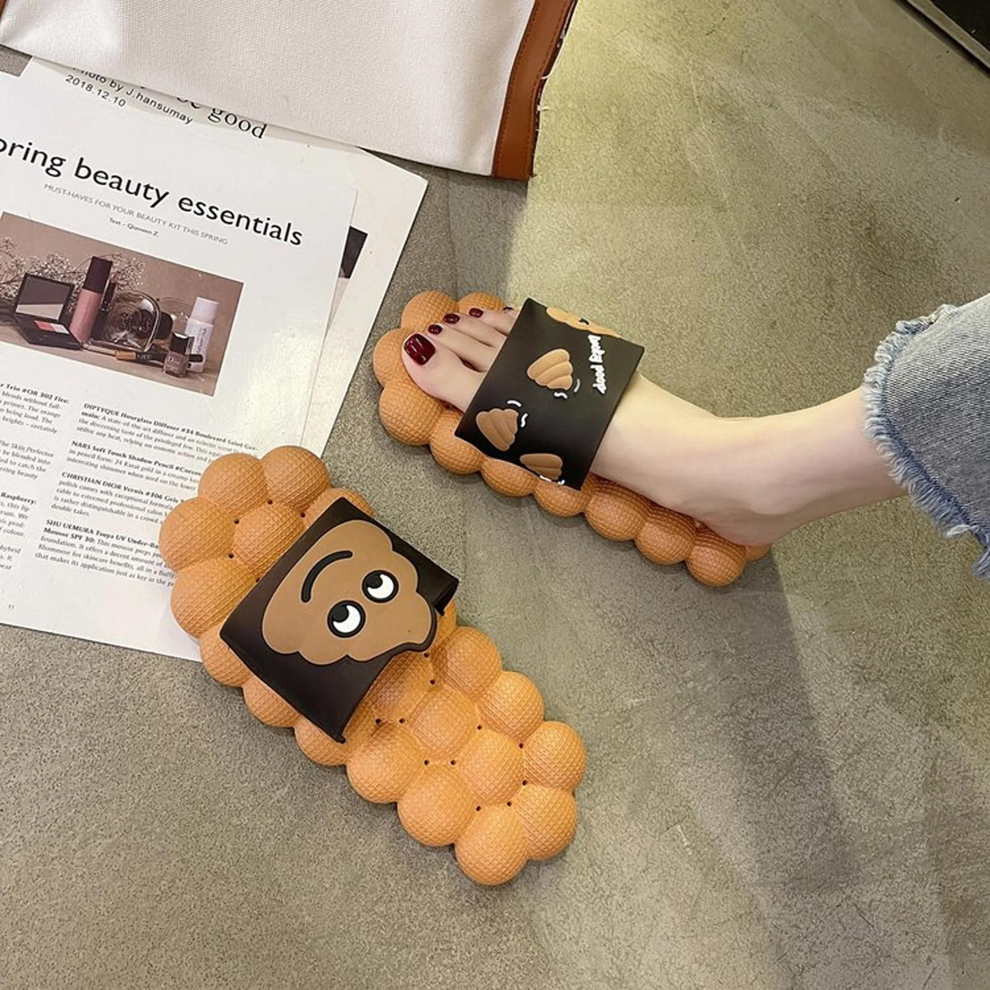 bubble flat-bottomed flip flops