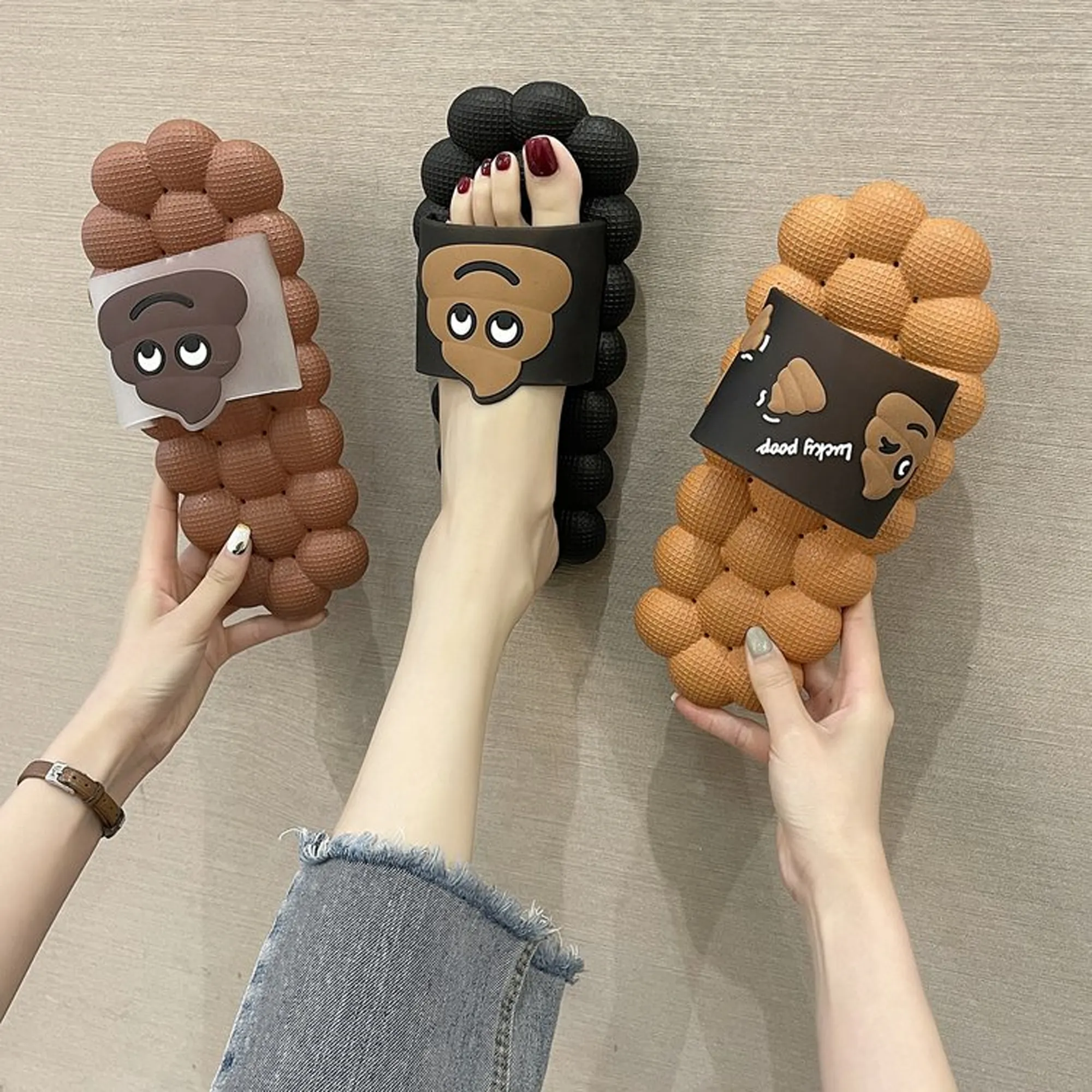 bubble flat-bottomed flip flops