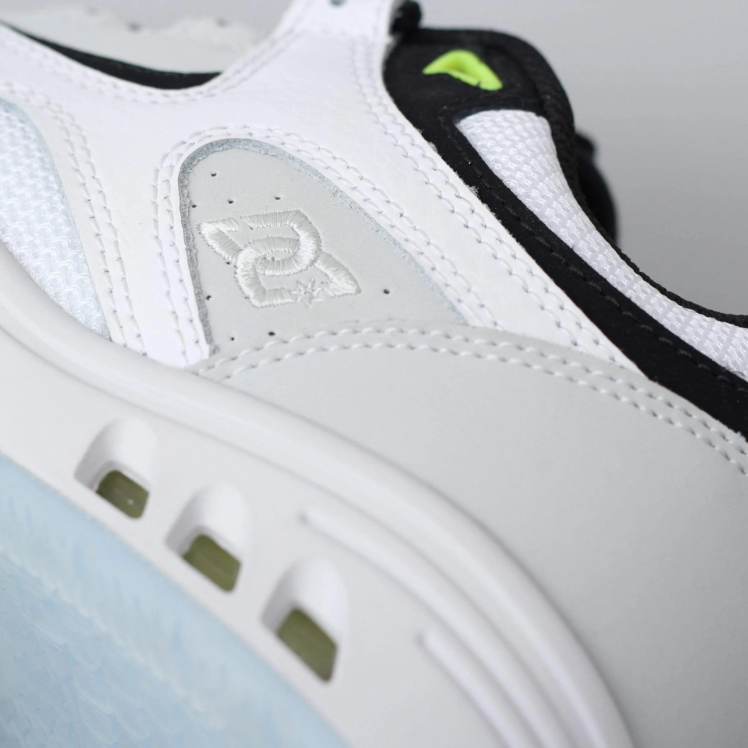 DC X Monkey Time Kalis OG Shoes White / Grey