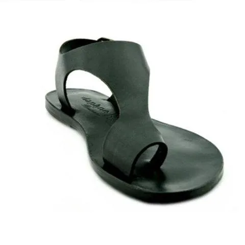 Ring toe ankle strap sandals
