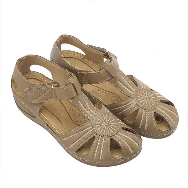 Women's Retro Soft Sole Round Toe Wedge Sandals 04238221C