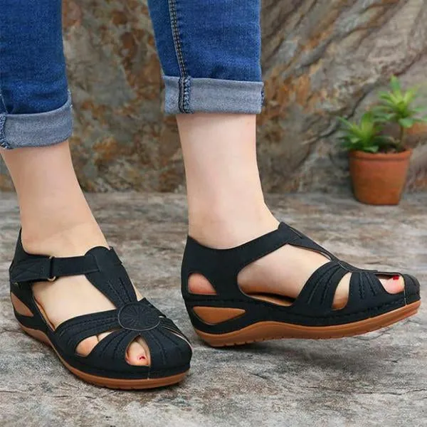 Women's Retro Soft Sole Round Toe Wedge Sandals 04238221C