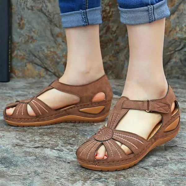 Women's Retro Soft Sole Round Toe Wedge Sandals 04238221C