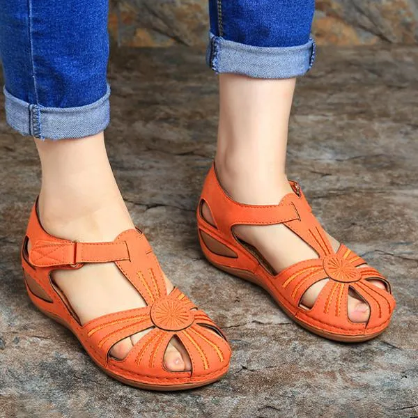 Women's Retro Soft Sole Round Toe Wedge Sandals 04238221C