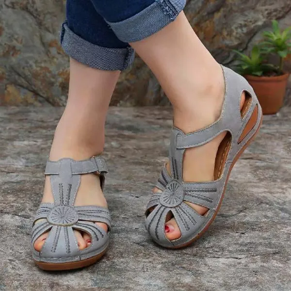 Women's Retro Soft Sole Round Toe Wedge Sandals 04238221C